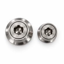 Vooraanzicht van titanium inbusbouten M10x1.25 met Cup Washers